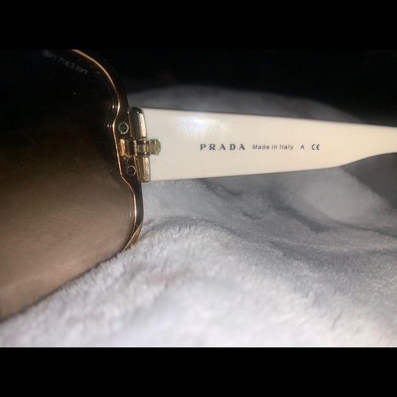 REAL Prada Sunglasses - Picture 4 of 6